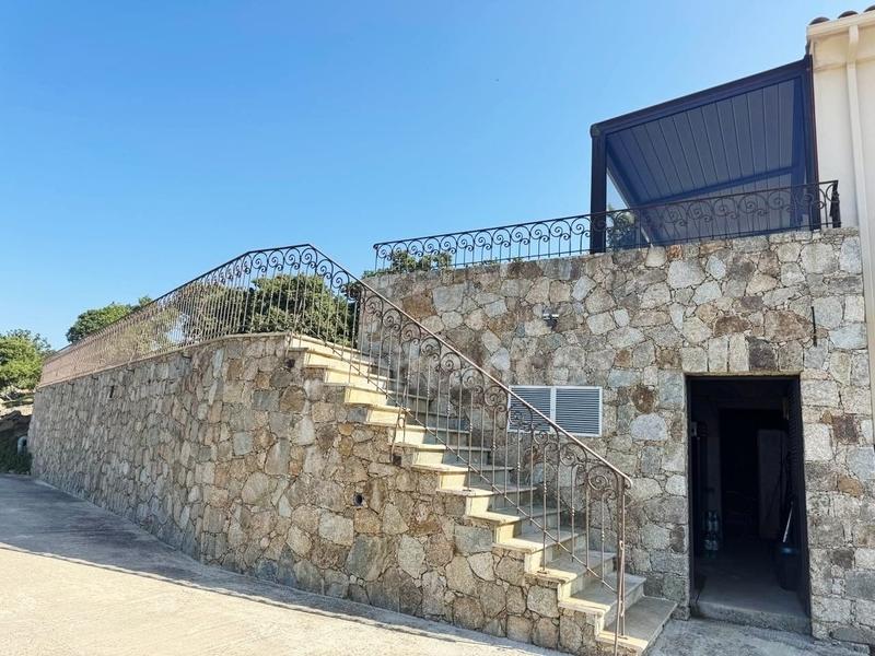 Propriété - 218 m² - 7 pièces