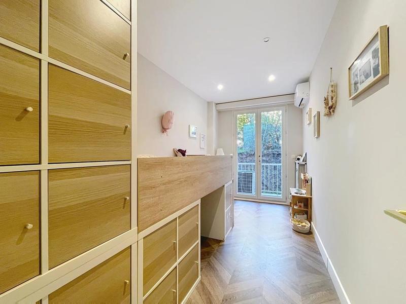 Appartement - 92 m² - 4 pièces