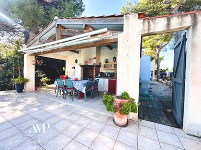 Propriété - 180 m² - 5 pièces