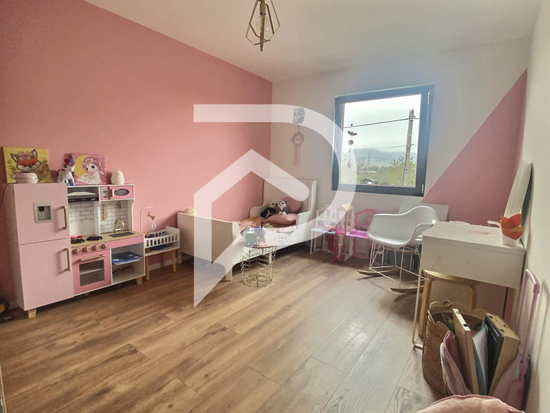 Maison - 105 m² - 4 pièces