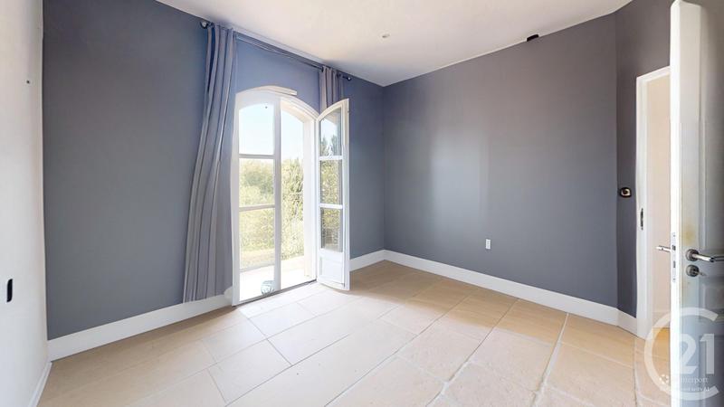 Maison - 216 m² - 6 pièces