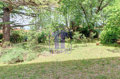 Maison - 390 m² - 10 pièces