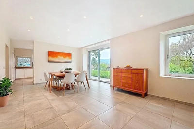 Maison - 200 m² - 7 pièces