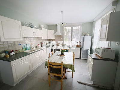 Maison - 90 m² - 5 pièces