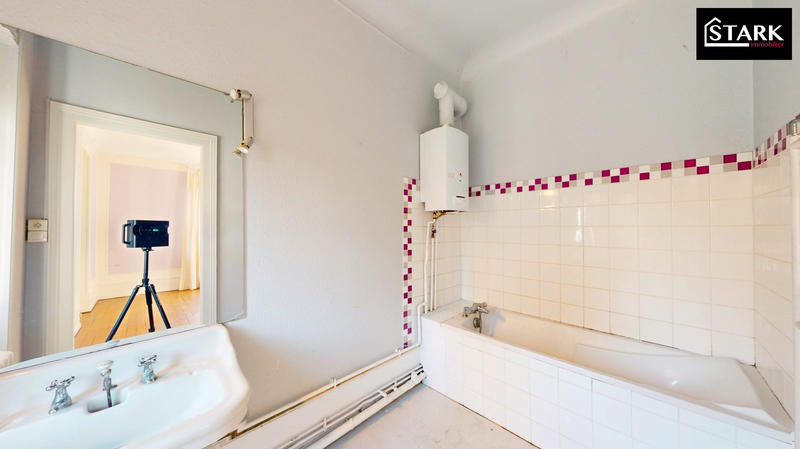 Maison - 274 m² - 10 pièces