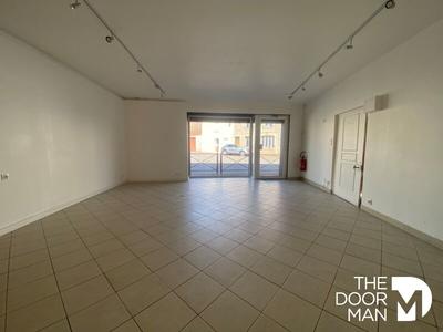 Local commercial - 44 m² - 2 pièces