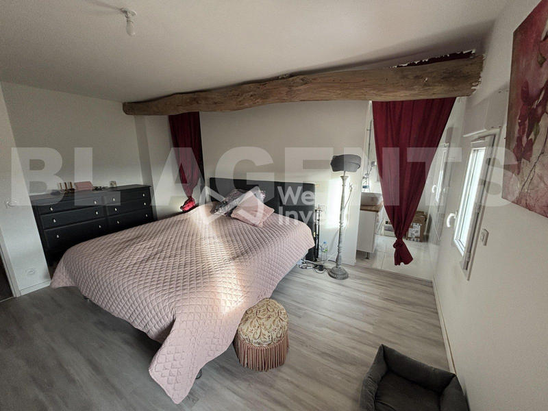 Maison - 222 m² - 7 pièces