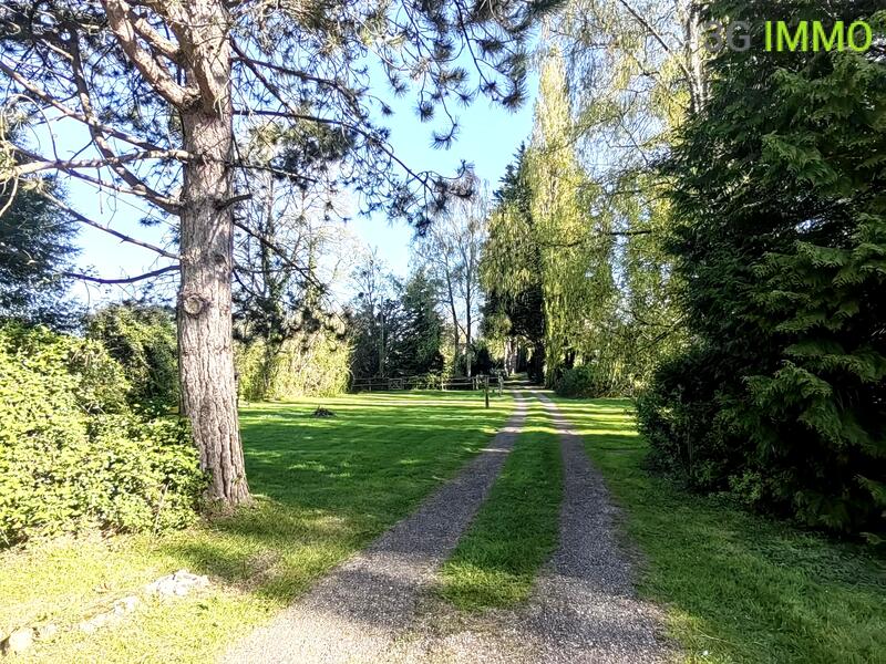 Maison - 260 m² - 10 pièces