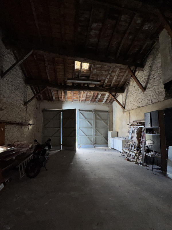 Parking / Garage - 120 m²