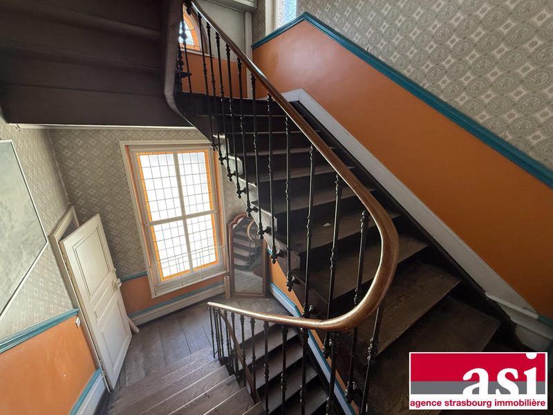 Maison - 342 m² - 13 pièces