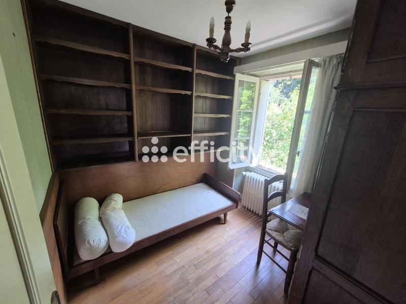 Maison - 231 m² - 6 pièces