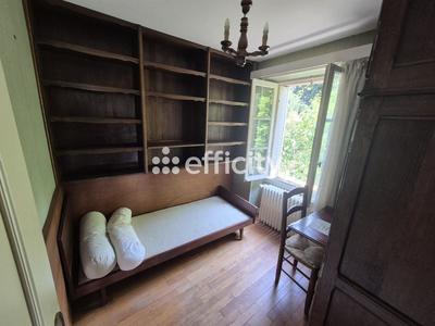 Maison - 231 m² - 6 pièces