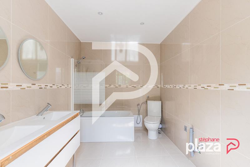 Maison - 193 m² - 10 pièces