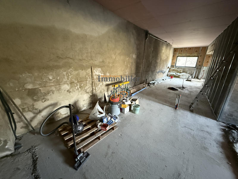 Local commercial - 110 m² - 1 pièce