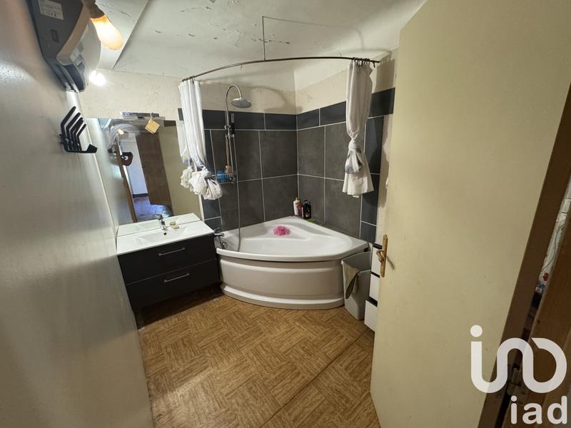 Maison - 202 m² - 6 pièces