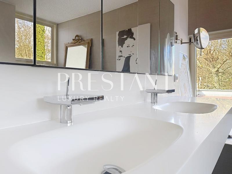 Maison - 209 m² - 6 pièces