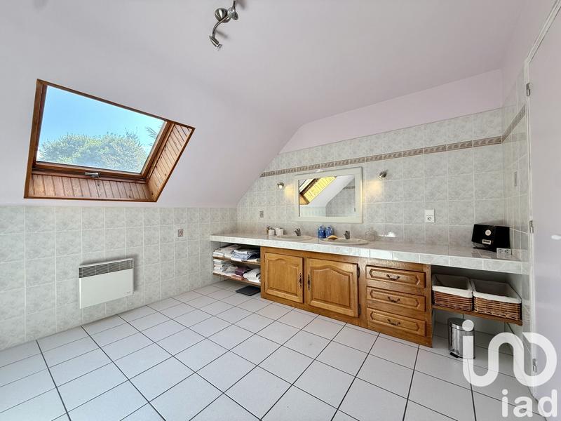 Maison - 257 m² - 8 pièces