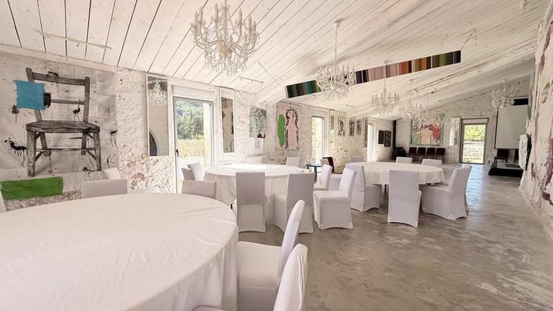 Maison - 817 m² - 15 pièces