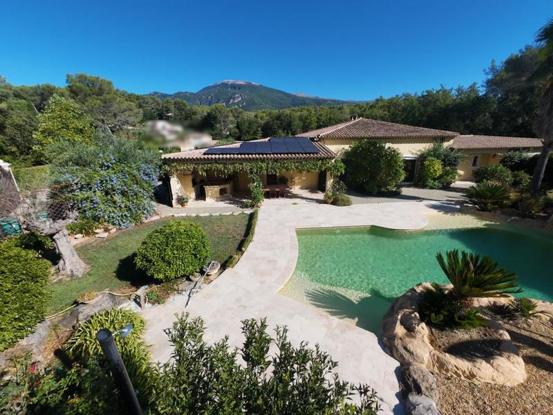 Villa - 469 m² - 9 pièces