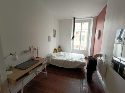 Chambre - 147 m² - 2 pièces