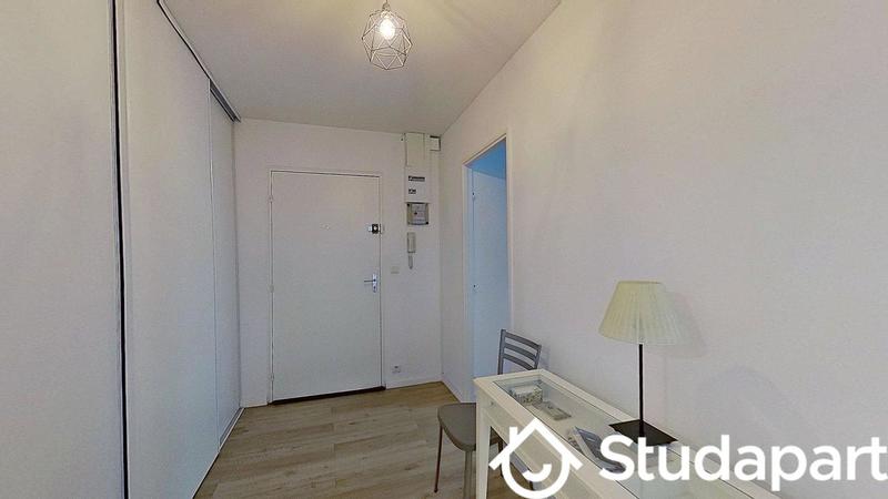 Chambre - 90 m² - 1 pièce