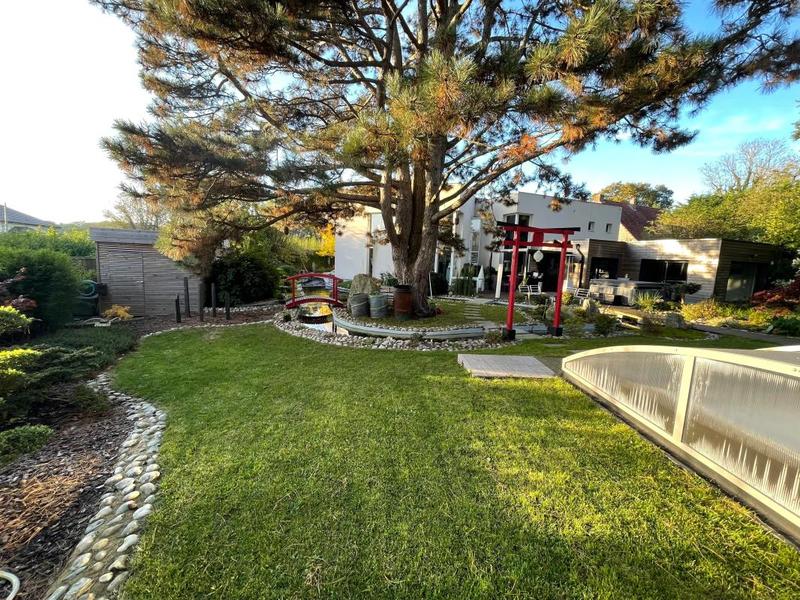 Maison - 240 m² - 5 pièces