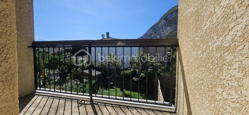 Maison jumelée - 84 m² - 4 pièces