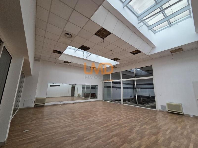 Local commercial - 430 m² - 6 pièces