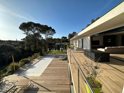 Villa - 200 m² - 5 pièces