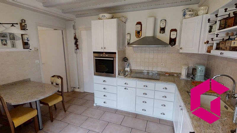 Maison ancienne - 248 m² - 7 pièces