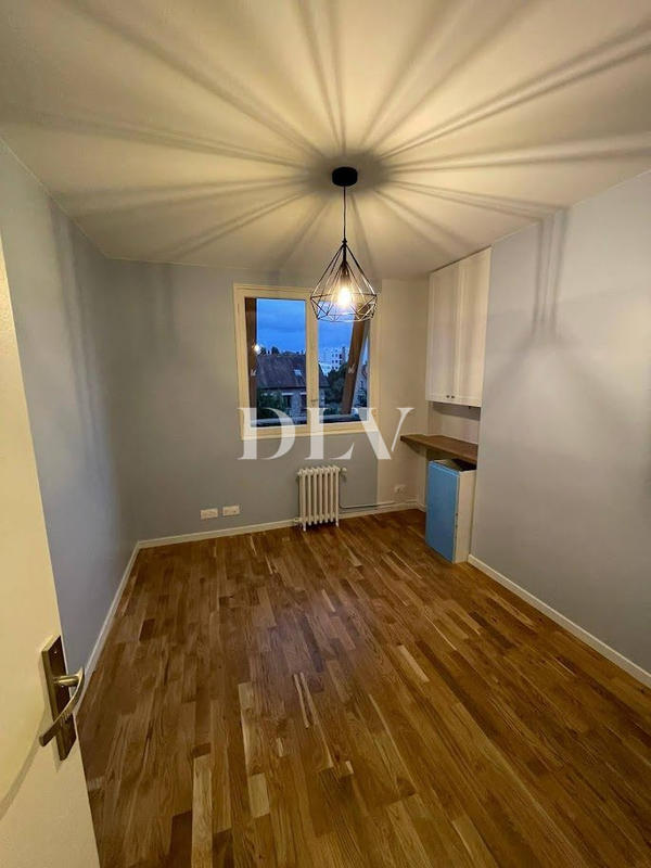 Appartement - 75 m² - 5 pièces