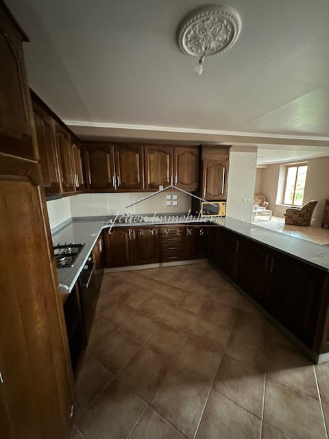 Maison - 183 m² - 6 pièces