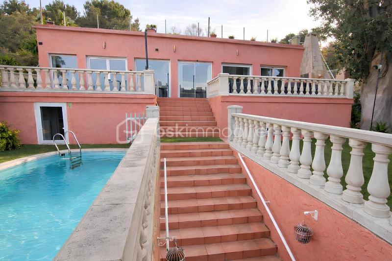 Villa - 167 m² - 6 pièces