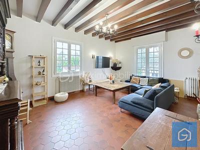 Maison - 173 m² - 9 pièces