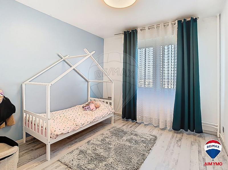 Appartement - 99 m² - 5 pièces