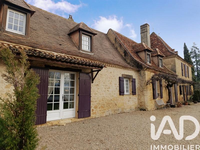 Maison - 393 m² - 10 pièces