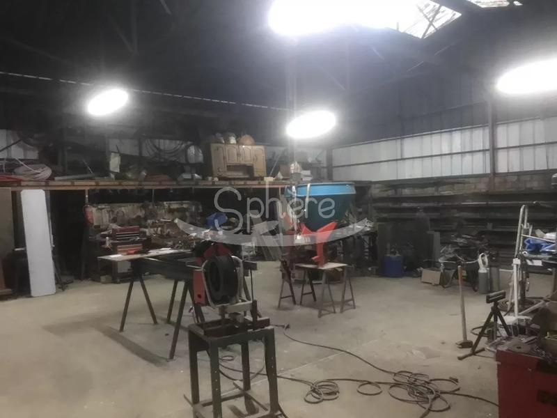 Hangar - 525 m² - 1 pièce