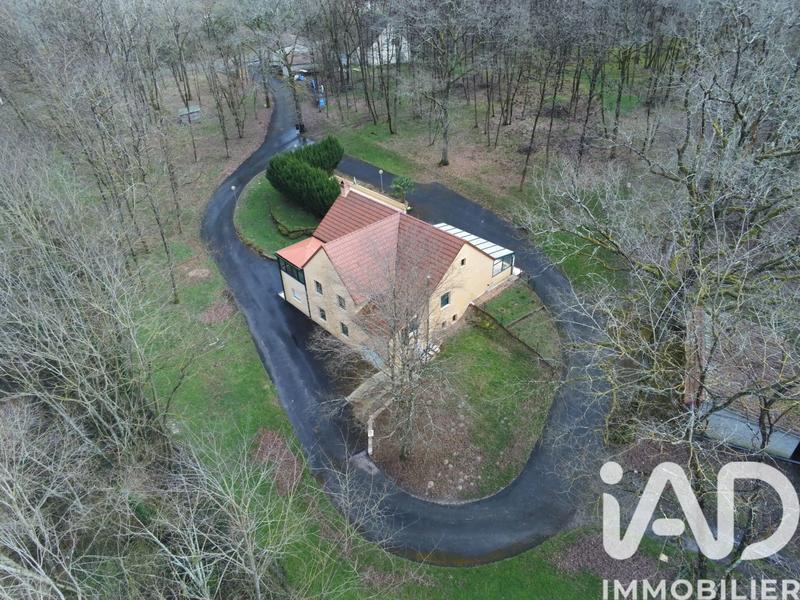 Maison - 337 m² - 12 pièces