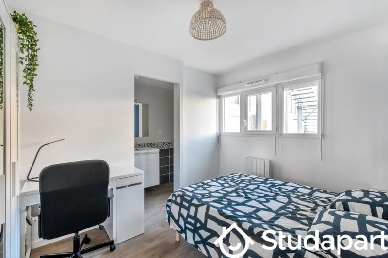 Chambre - 11 m² - 1 pièce