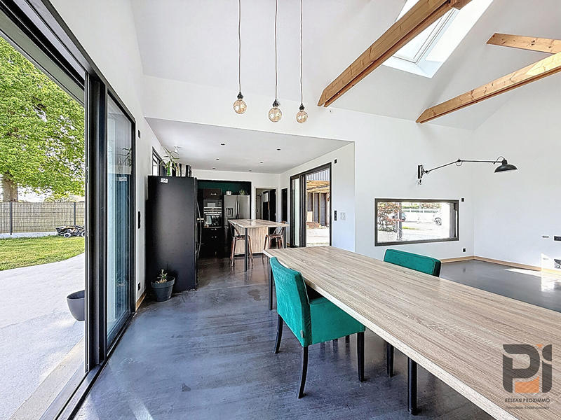 Maison - 145 m² - 5 pièces