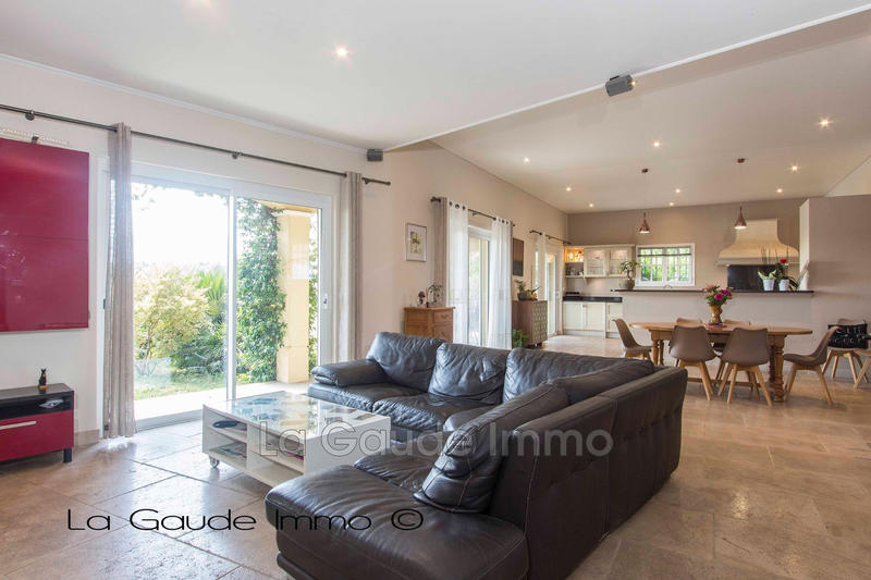 Villa - 198 m² - 7 pièces