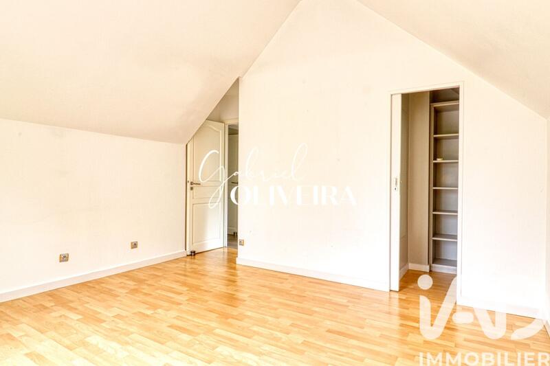 Maison - 229 m² - 7 pièces