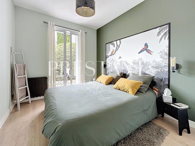 Maison - 195 m² - 8 pièces