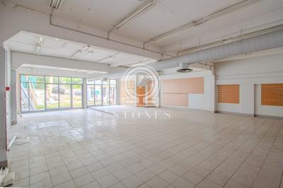 Loft - 150 m² - 4 pièces