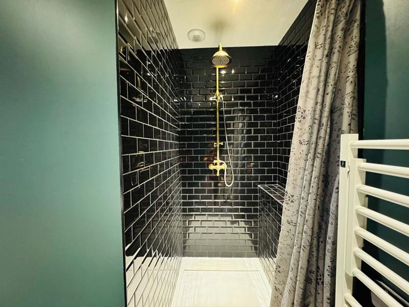 Appartement - 155 m² - 6 pièces