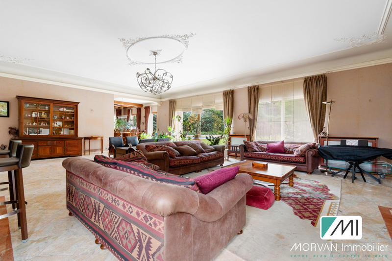 Maison - 365 m² - 12 pièces