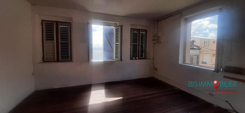 Local commercial - 115 m² - 4 pièces