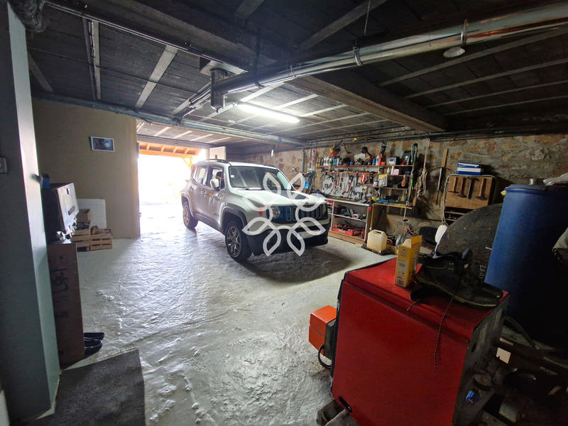 Propriété - 223 m² - 7 pièces