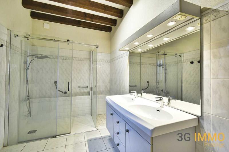 Maison - 257 m² - 7 pièces