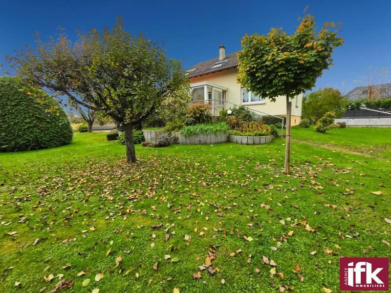 Maison - 201 m² - 7 pièces